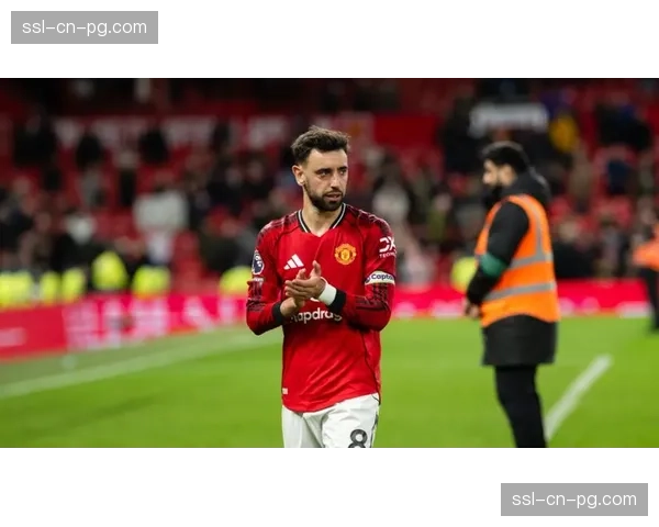 十人曼联1-2不敌利兹联，利马拉拽头发直红下场